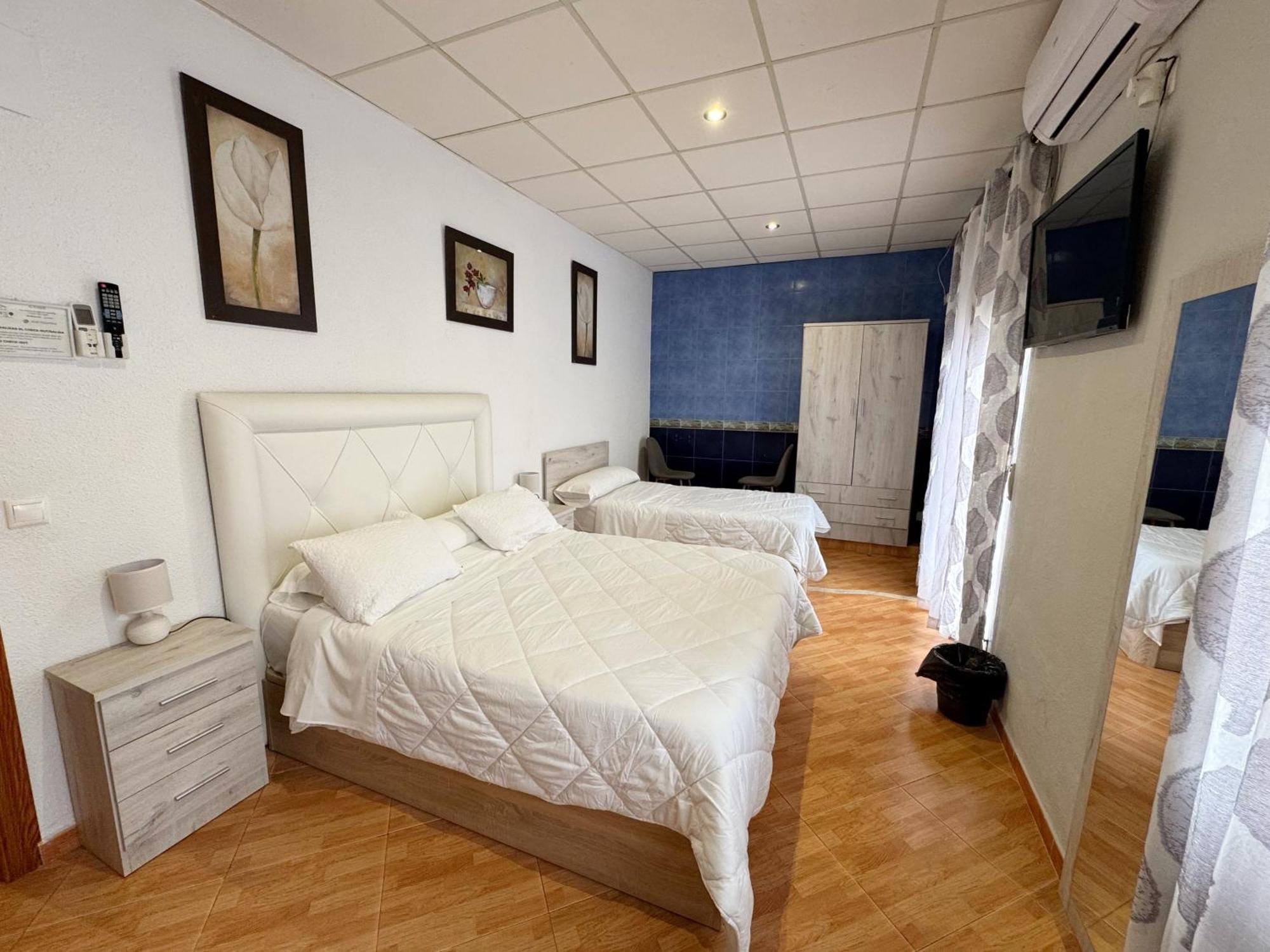 Hostal El Brillante - Alojamientos El Duque - Cordoba — Photos 3